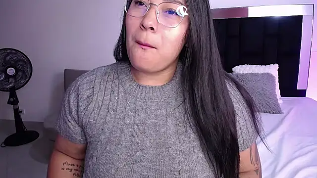 CataleyaRoselle online show from February 17, 2026, 3:29 pm