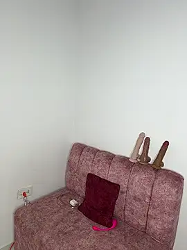 Hotbrunette mia online show from January 16, 2026, 2:04 am