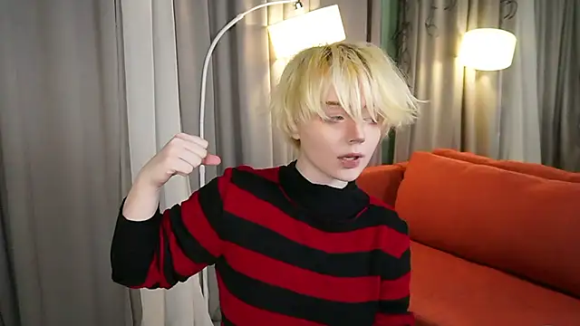 KellyKik online show from January 15, 2026, 1:48 pm