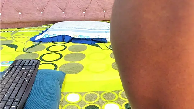 Jazmin040  online show from January 15, 2026, 11:59 am