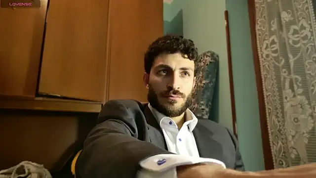 Snapshot of mark_ariete chatting on May 8, 2026, 10:04 pm mark ariete online show from May 8, 2026, 10:04 pm