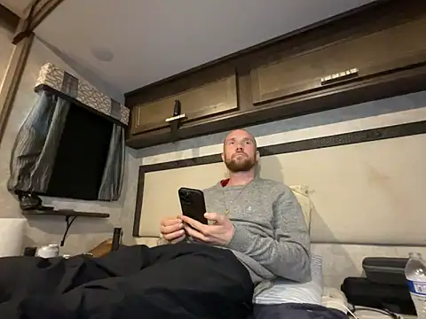 SparkledExtern online show from February 9, 2026, 8:02 pm