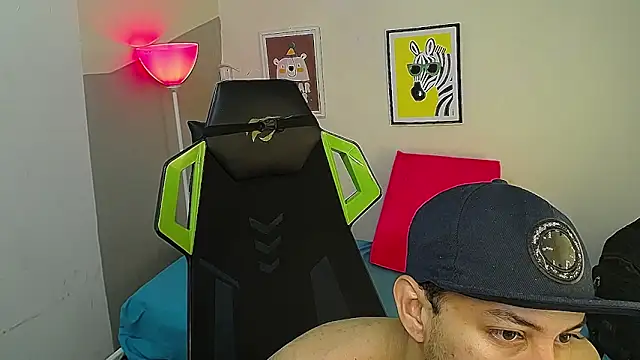 Snapshot of Luky_twink chatting on December 15, 2025, 9:19 pm Luky twink online show from December 15, 2025, 9:19 pm