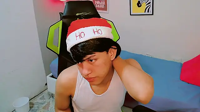 Snapshot of Luky_twink chatting on December 18, 2025, 8:20 am Luky twink online show from December 18, 2025, 8:20 am