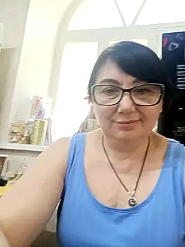 Snapshot of MariSwan222 chatting on July 11, 2026, 9:01 am MariSwan222 online show from July 11, 2026, 9:01 am
