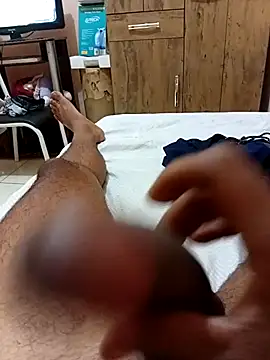 Snapshot of ElicitedMotive chatting on February 8, 2026, 2:37 am ElicitedMotive online show from February 8, 2026, 2:37 am