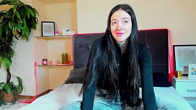 AdrianaCult online show from February 11, 2026, 6:29 am