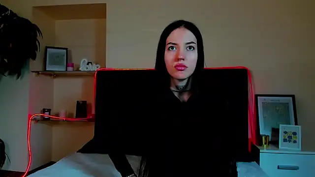 AdrianaCult online show from February 13, 2026, 6:20 am