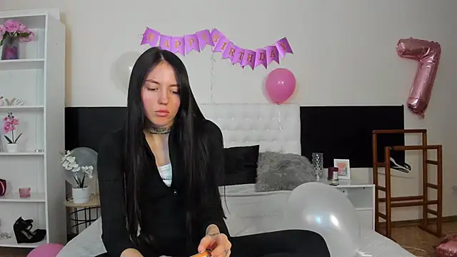 AdrianaCult online show from February 28, 2026, 1:23 pm