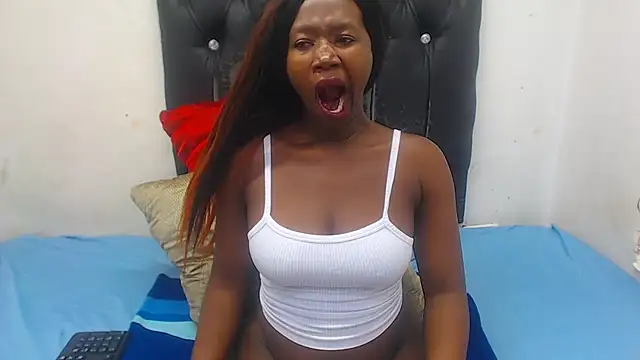 PetiteDiamondxxX online show from April 10, 2026, 4:44 pm