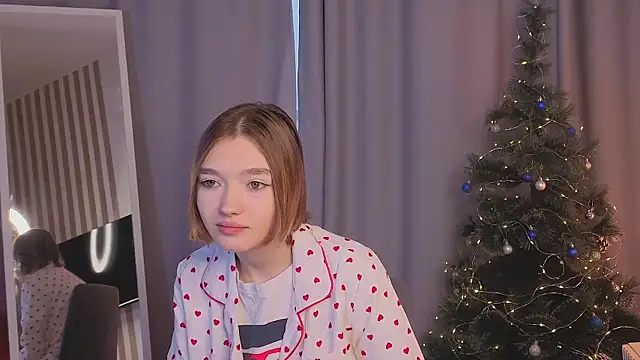 Leyla crsh online show from December 17, 2025, 5:35 am