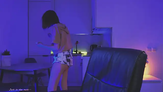 Leyla crsh online show from April 11, 2026, 5:12 am