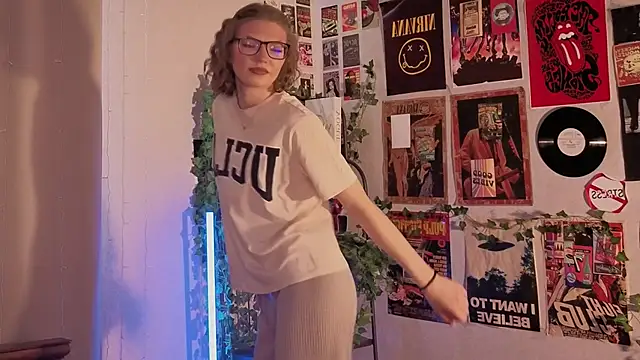 Snapshot of JeaneneWoltz chatting on January 14, 2026, 10:10 am JeaneneWoltz online show from January 14, 2026, 10:10 am