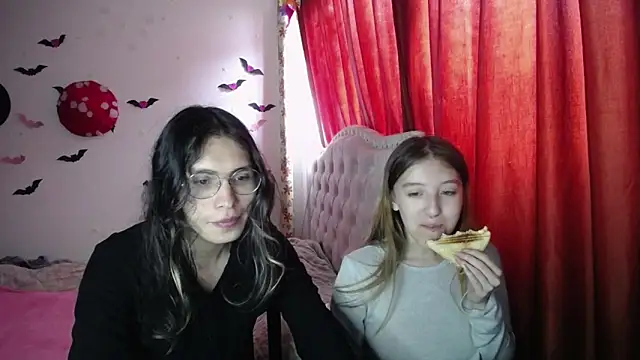 Briar y Blair online show from April 6, 2026, 3:24 pm