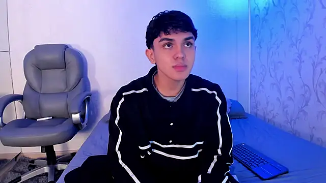 Snapshot of _TaylorBlack chatting on January 6, 2026, 11:25 am TaylorBlack online show from January 6, 2026, 11:25 am