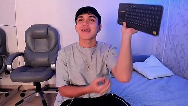  TaylorBlack online show from February 19, 2026, 11:39 am