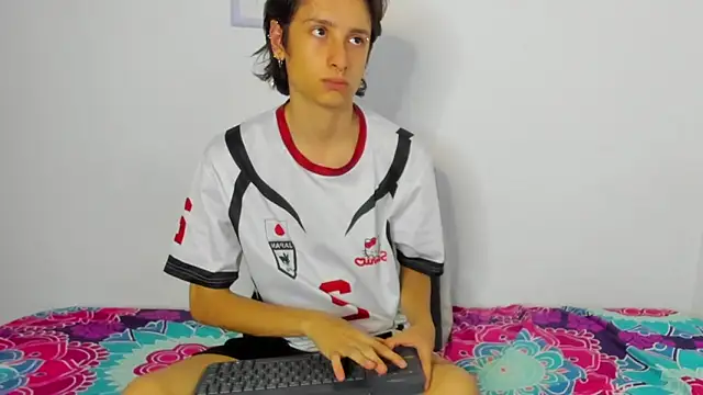 cirosky elchicopolla online show from February 18, 2026, 3:35 am