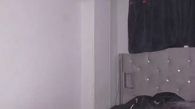 naughtysalomon   online show from February 15, 2026, 12:51 am