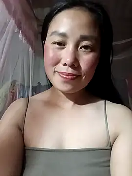 Chloe-ee online show from December 17, 2025, 12:44 pm