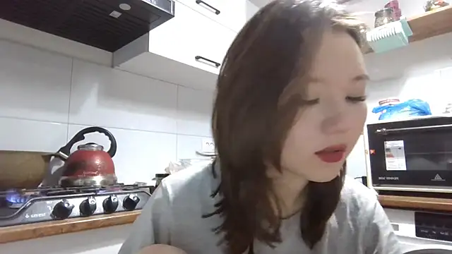 Snapshot of VelmaMaasch chatting on December 18, 2025, 2:12 pm VelmaMaasch online show from December 18, 2025, 2:12 pm