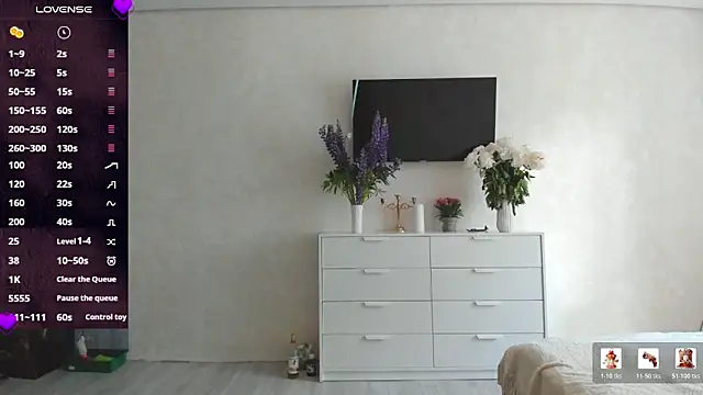 Roxi Joy online show from June 2, 2026, 8:49 am