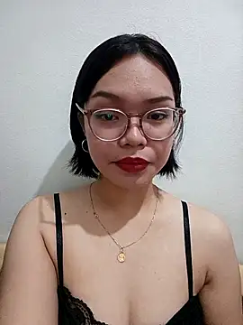 Snapshot of lwkfine chatting on December 19, 2025, 7:43 pm lwkfine online show from December 19, 2025, 7:43 pm