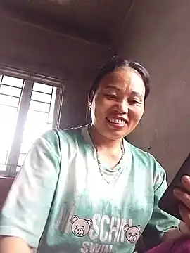Maikha08 online show from May 10, 2026, 4:28 am
