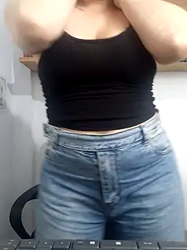 SofiEsteves online show from March 26, 2026, 4:56 pm