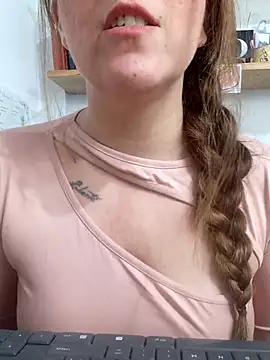 SofiEsteves online show from April 8, 2026, 12:38 pm