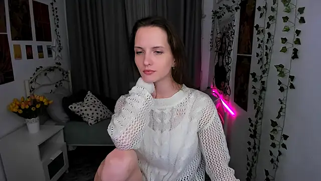 Snapshot of Ariadna_Shy chatting on December 9, 2024, 2:45 am Ariadna Shy online show from December 9, 2024, 2:45 am