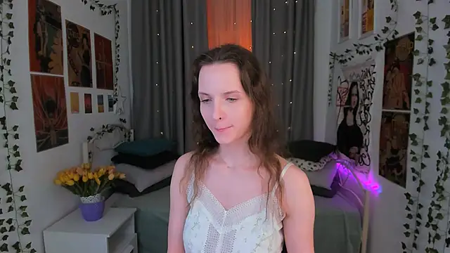 Snapshot of Ariadna_Shy chatting on February 24, 2025, 1:46 am Ariadna Shy online show from February 24, 2025, 1:46 am