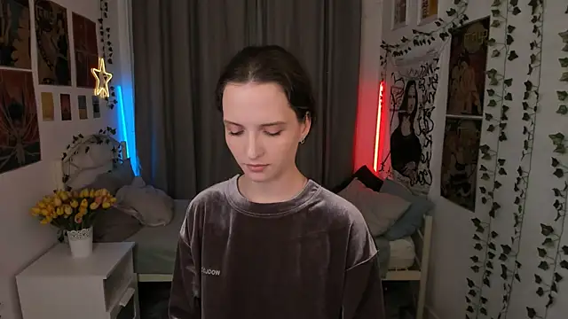 Snapshot of Ariadna_Shy chatting on September 13, 2025, 10:20 pm Ariadna Shy online show from September 13, 2025, 10:20 pm