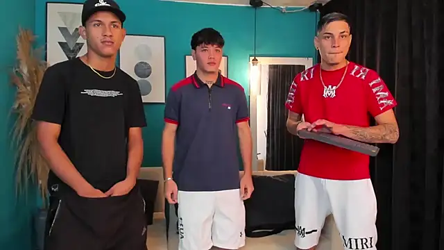 Snapshot of Oficial_KingOfHeavens chatting on January 15, 2026, 8:34 pm Oficial KingOfHeavens online show from January 15, 2026, 8:34 pm