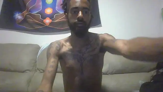 AverageAnt  online show from December 17, 2025, 4:18 am