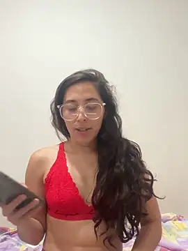 Snapshot of LatinDoll8 chatting on May 21, 2026, 10:28 pm LatinDoll8 online show from May 21, 2026, 10:28 pm