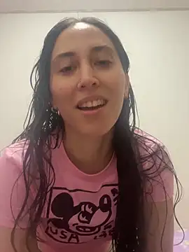 Snapshot of LatinDoll8 chatting on June 10, 2026, 1:28 am LatinDoll8 online show from June 10, 2026, 1:28 am
