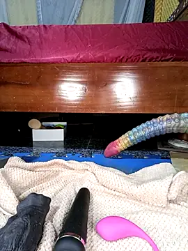 hi-miki online show from April 17, 2026, 1:47 pm