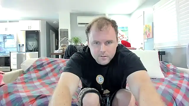 Snapshot of Studmuffin4you chatting on February 19, 2026, 7:43 pm Studmuffin4you online show from February 19, 2026, 7:43 pm