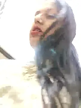 Snapshot of Hotmylips chatting on April 12, 2026, 5:40 pm Hotmylips online show from April 12, 2026, 5:40 pm