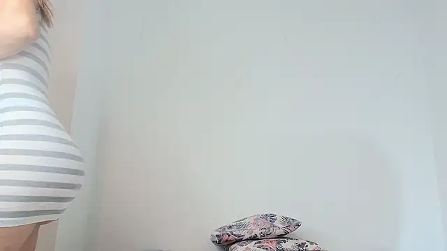 Snapshot of saramaartinez chatting on February 3, 2026, 12:32 pm saramaartinez online show from February 3, 2026, 12:32 pm