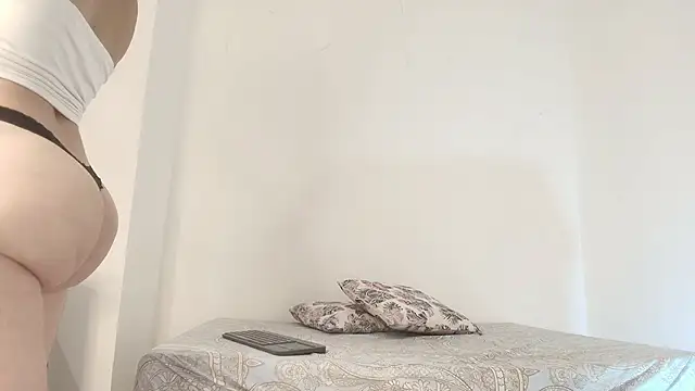 Snapshot of saramaartinez chatting on February 18, 2026, 2:24 pm saramaartinez online show from February 18, 2026, 2:24 pm