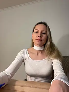 1Moonlight1 online show from February 21, 2026, 6:20 pm