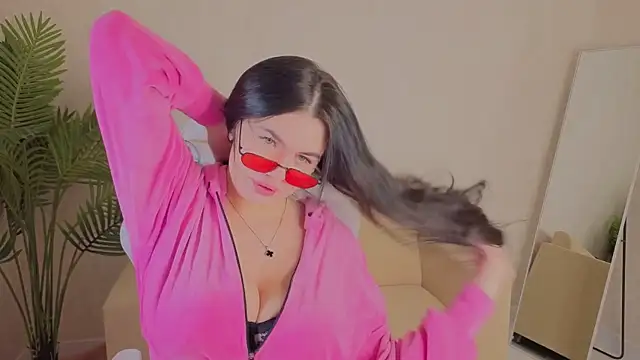 Mia Evelyn online show from January 11, 2026, 12:48 am