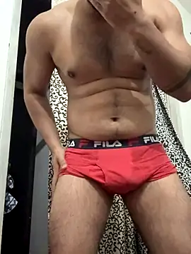 Snapshot of Casonovaz chatting on December 17, 2025, 9:32 pm Casonovaz online show from December 17, 2025, 9:32 pm