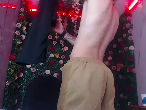 Boy tatto77 online show from April 23, 2026, 12:29 pm