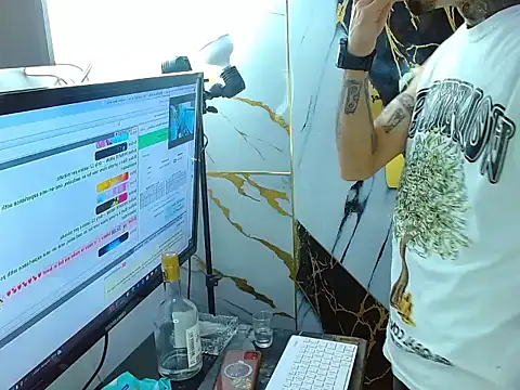 Boy tatto77 online show from June 3, 2026, 11:46 am