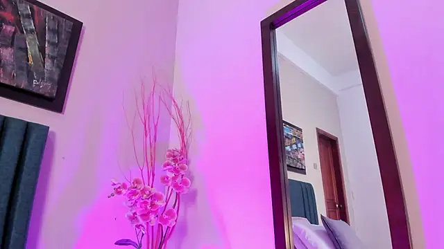 GahiaBelucci online show from March 8, 2026, 2:32 pm