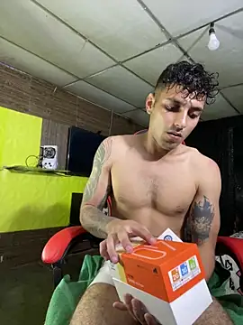 JustynAle2025 online show from February 26, 2026, 11:15 pm