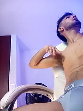 Snapshot of HarryFosster chatting on February 27, 2026, 8:42 pm HarryFosster online show from February 27, 2026, 8:42 pm