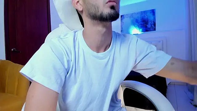 Snapshot of HarryFosster chatting on March 2, 2026, 6:26 pm HarryFosster online show from March 2, 2026, 6:26 pm